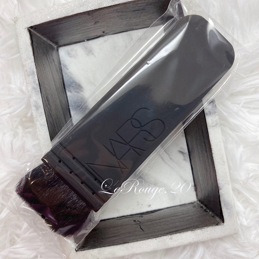 Nars ita contour highlighter makeup brush